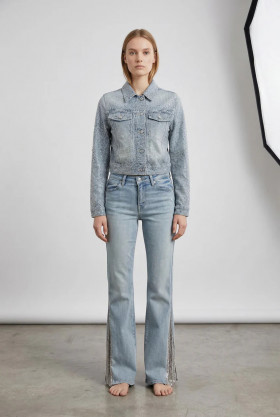 MET Vaqueros en denim azul claro con detalle pedrería