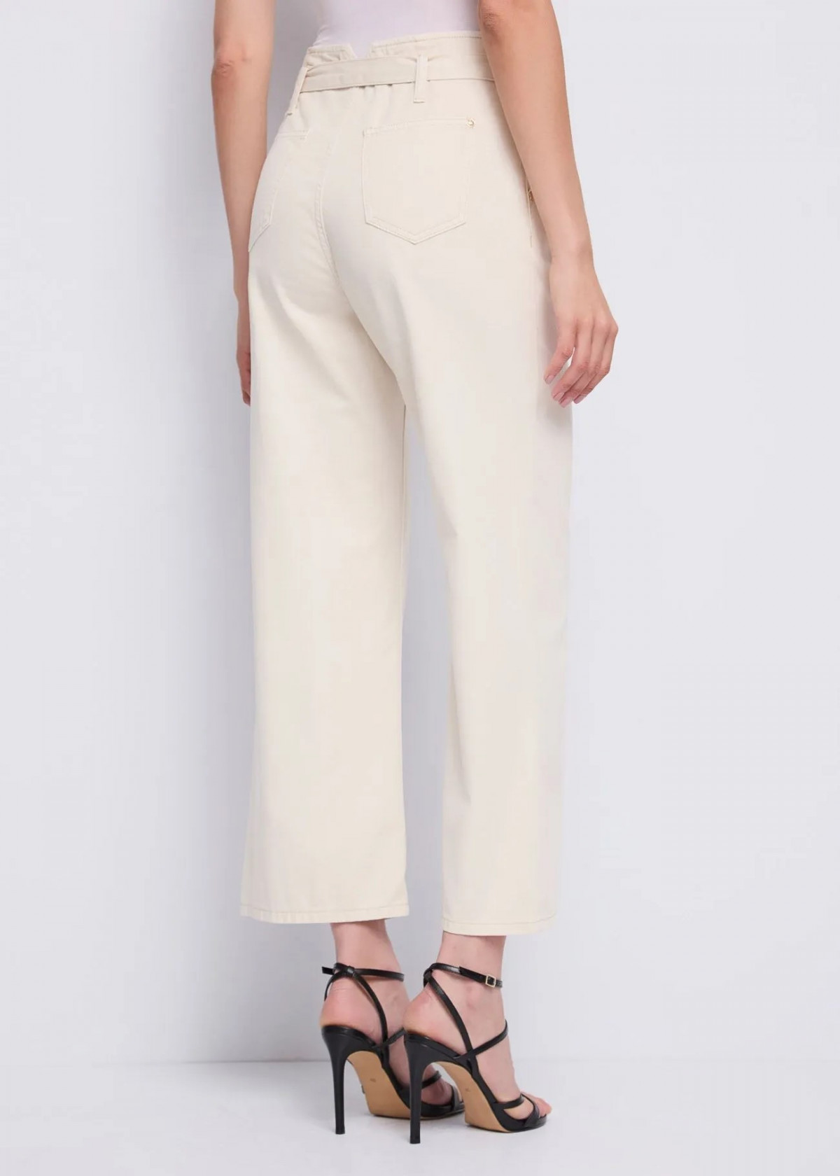 GAUDI Pantalon ancho color crudo  con cinturón