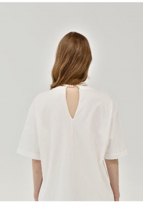 Eleh Camiseta con collar de perlas