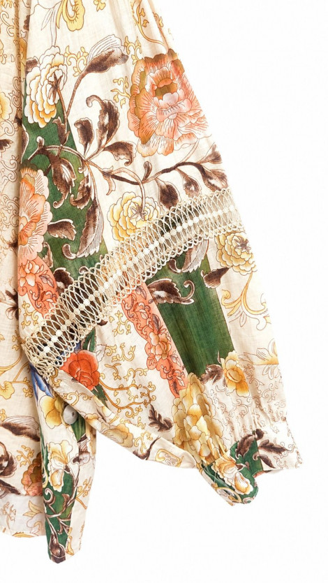 Amosa Camisa estampada de mangas abullonada y detalle de puntilla