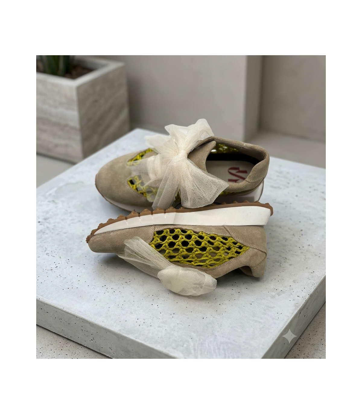Vosso Moda Sneakers afelpada visón cordón de malla
