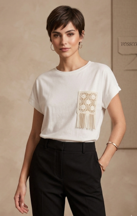 Markup Woman Camiseta blanca con bolsillo de flecos