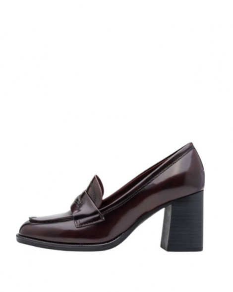 Tamaris Mocasín con tacón y lengueta elegante color burdeos