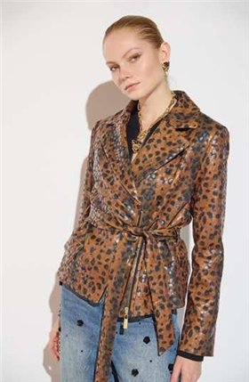 Lola Casademunt Chaqueta biker estampado leopardo