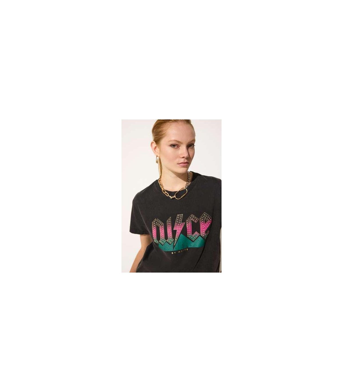 Lola Casademunt Camiseta fit negra NICE BY MAITE