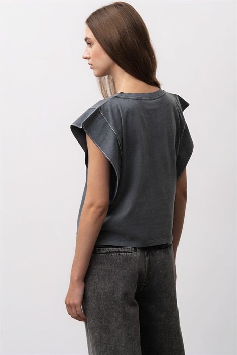 BSB Blusa con detalle de mangas strass