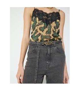 Lola Casademunt Jeans rectos con detalle tachas y cinturón