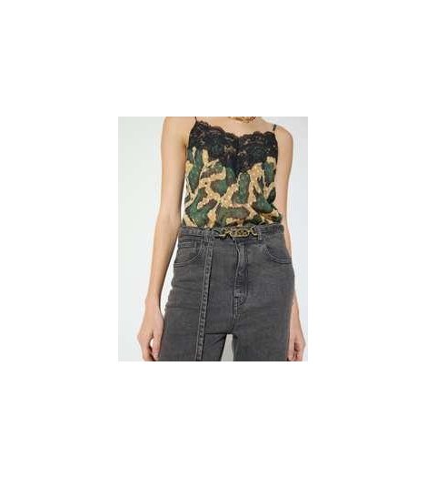 Lola Casademunt Jeans rectos con detalle tachas y cinturón