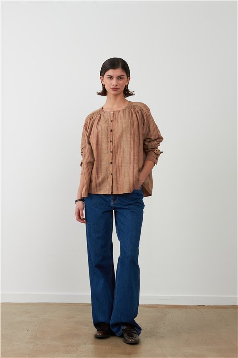 Orfeo Camisa Kristin de rayas camel con abalorios