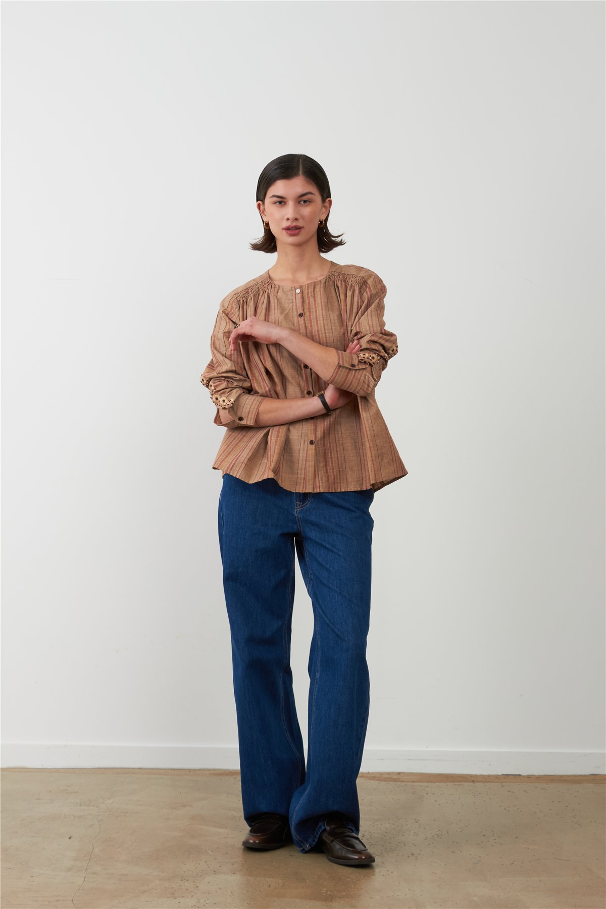 Orfeo Camisa Kristin de rayas camel con abalorios