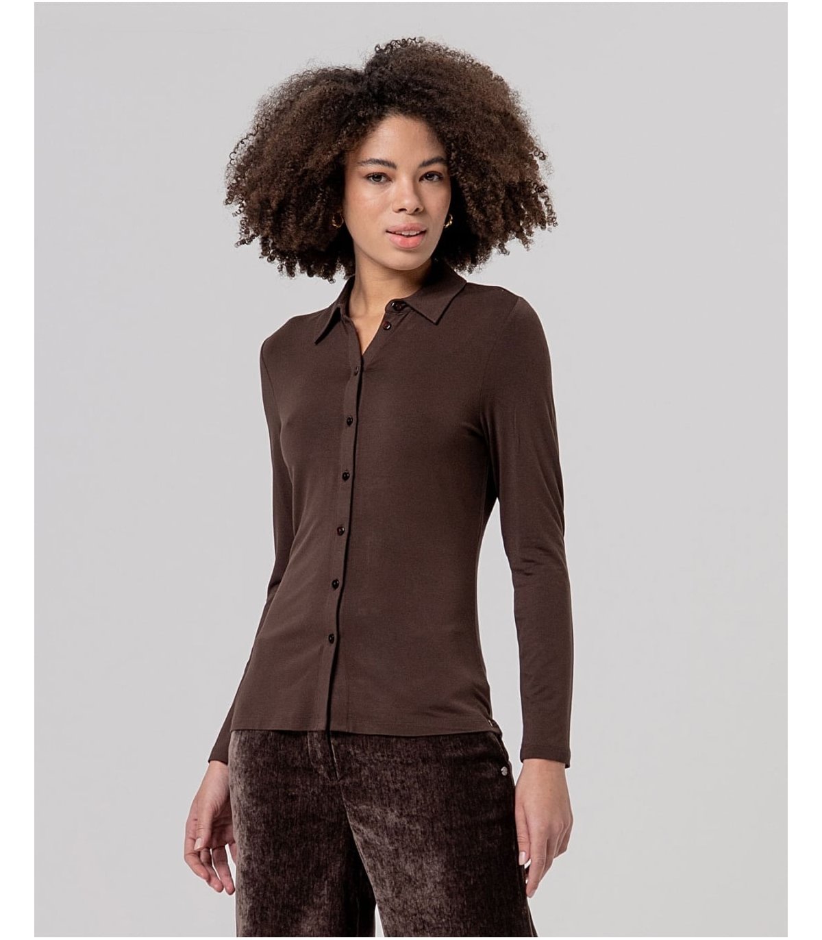SURKANA Camisa de corte recto color chocolate