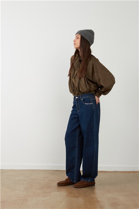 Orfeo Chaqueta Trevor de antelina verde militar y mangas murciélago
