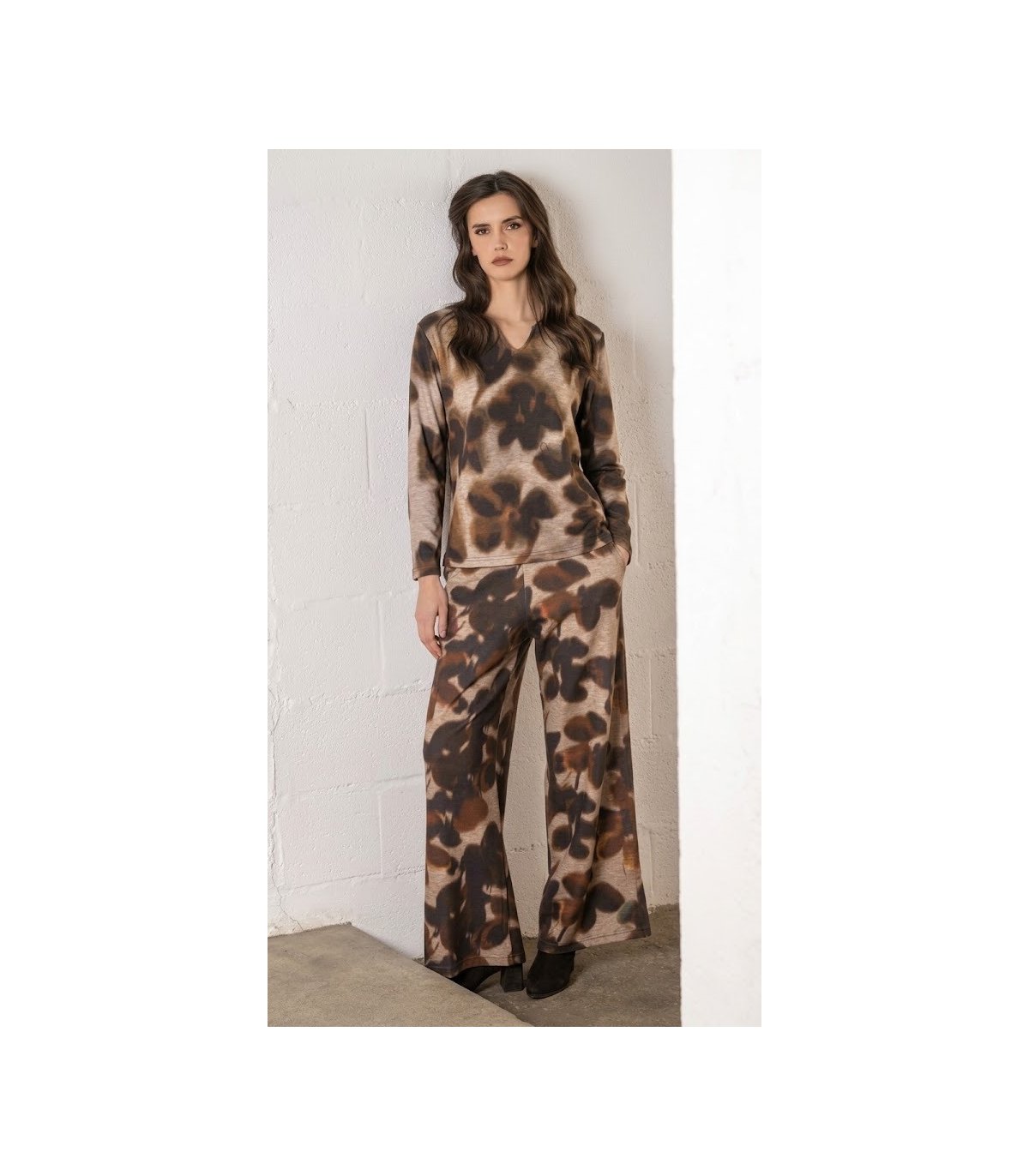 Scusi Pantalón amplio estampado difuminado flor marrón