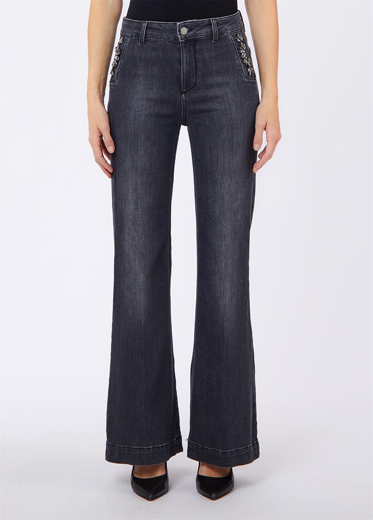 Liu Jo Jeans negros acampanados detalle joyas