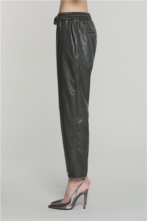 Relish Pantalón ecopiel color plomo