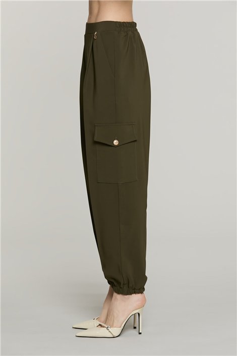 Relish Pantalón cargo verde militar con bajo elástico