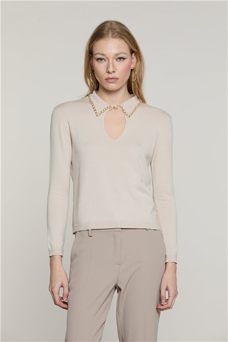 Relish Jersey de punto beige con escote lágrima y detalle dorado
