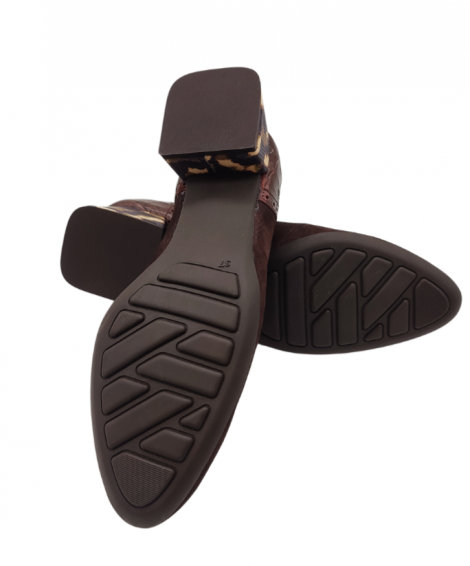 Vosso Moda Zapato de ante marrón y tacón estampado