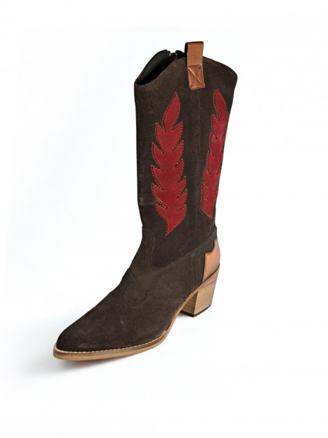 Vosso Moda Botas tejanas color marrón con relieve hoja