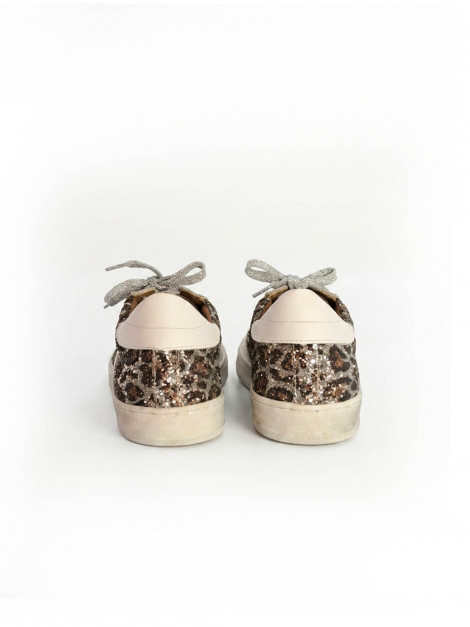 Vosso Moda Sneaker afelpada con detalle glitter leopardo