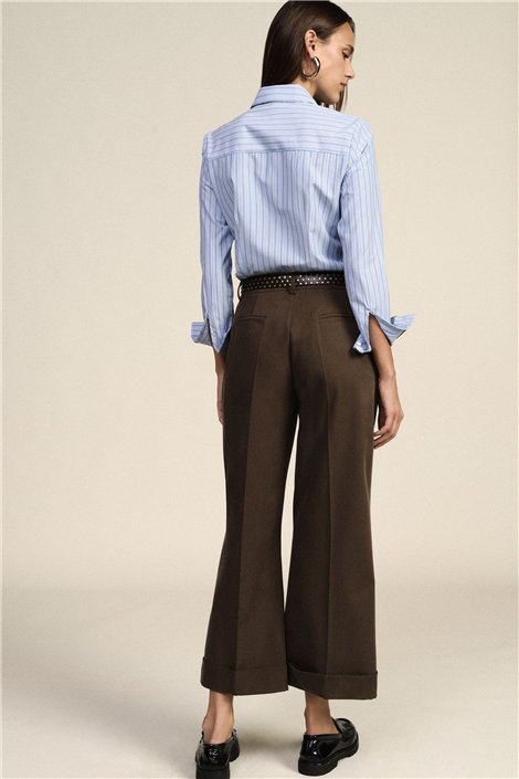 Dixie Pantalón cropped con cinturón tachas