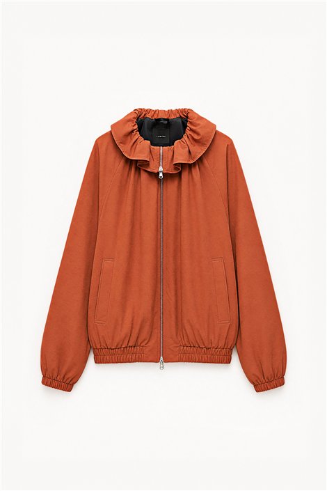HQ Chaqueta ligera color teja con cuello volante