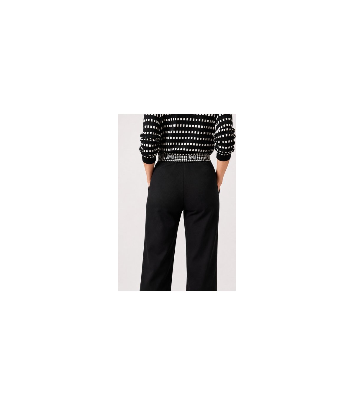 Mercedes De Miguel Pantalón negro punto Nicolasa