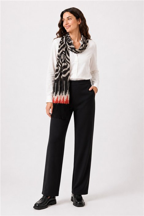 Mercedes De Miguel Pantalón negro punto Nicolasa