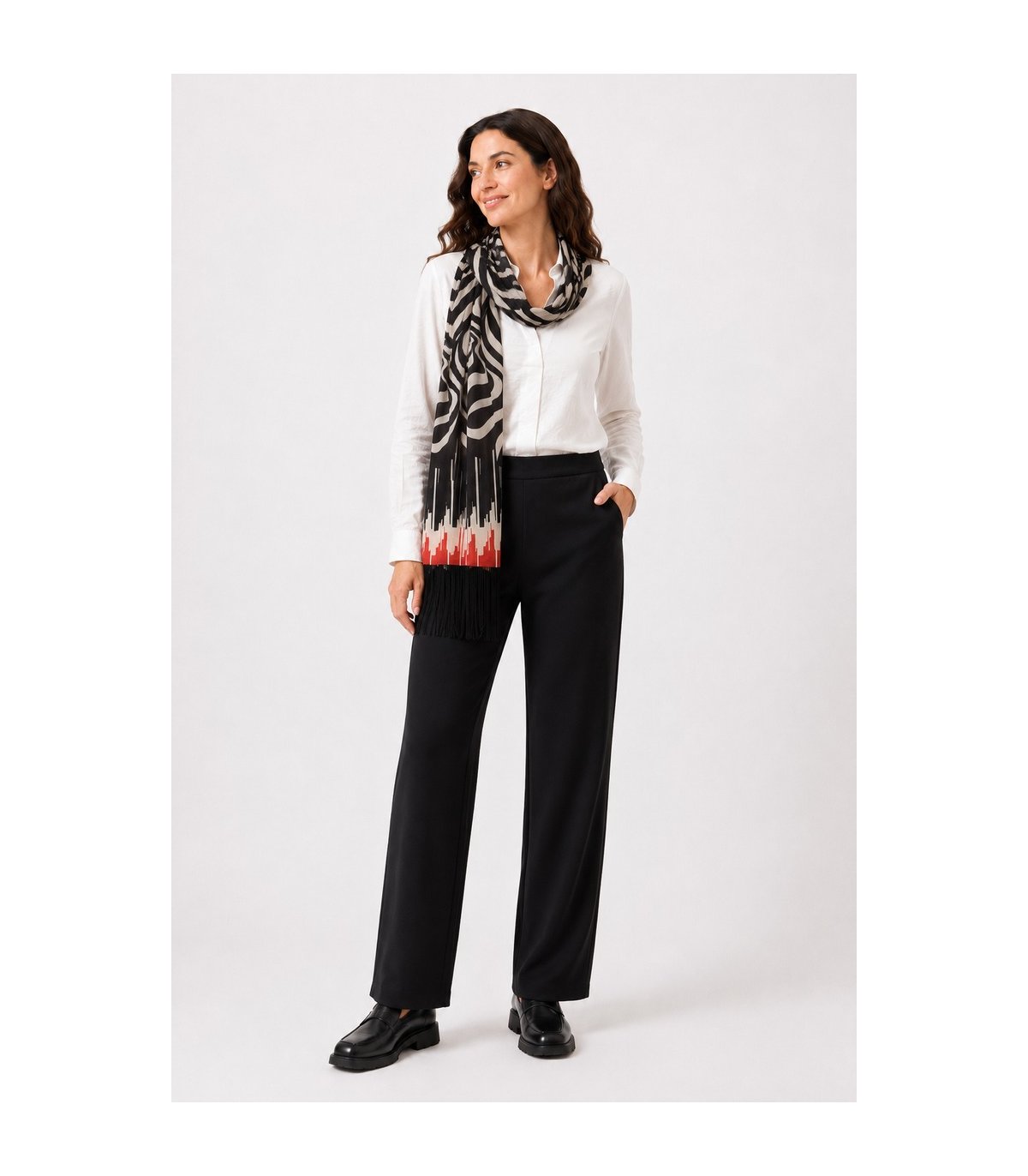 Mercedes De Miguel Pantalón negro punto Nicolasa