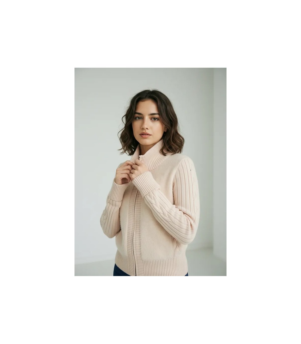 WNT Chaqueta color beige combinado peluche