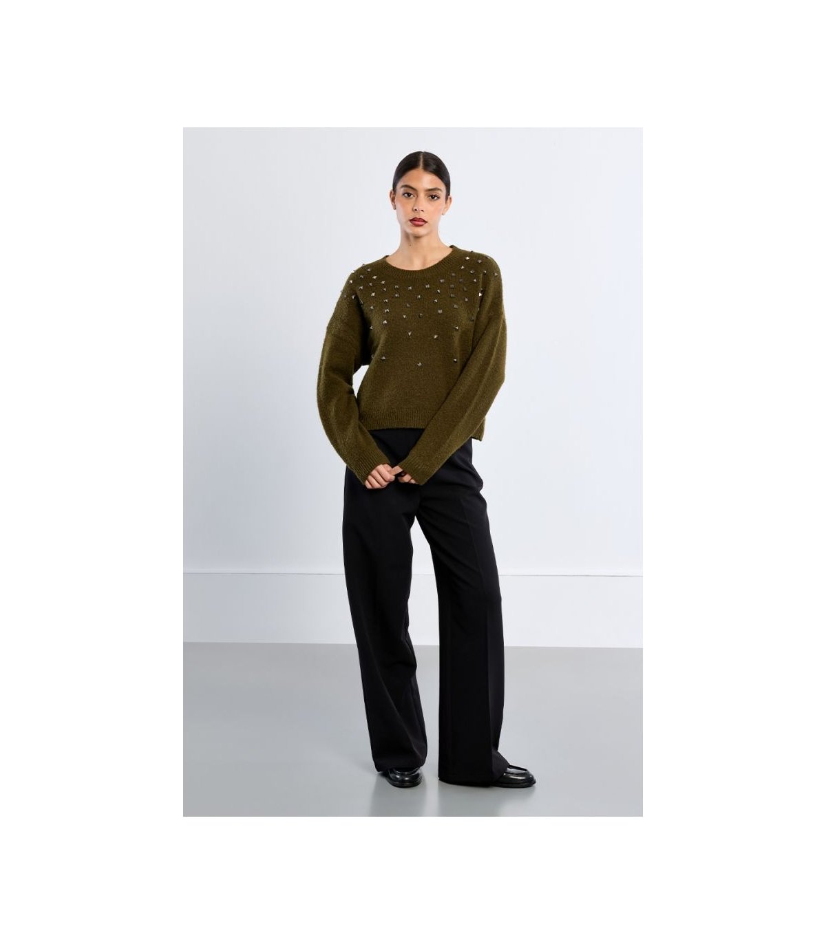 Lili Sidonio Jersey kaki con tachuelas