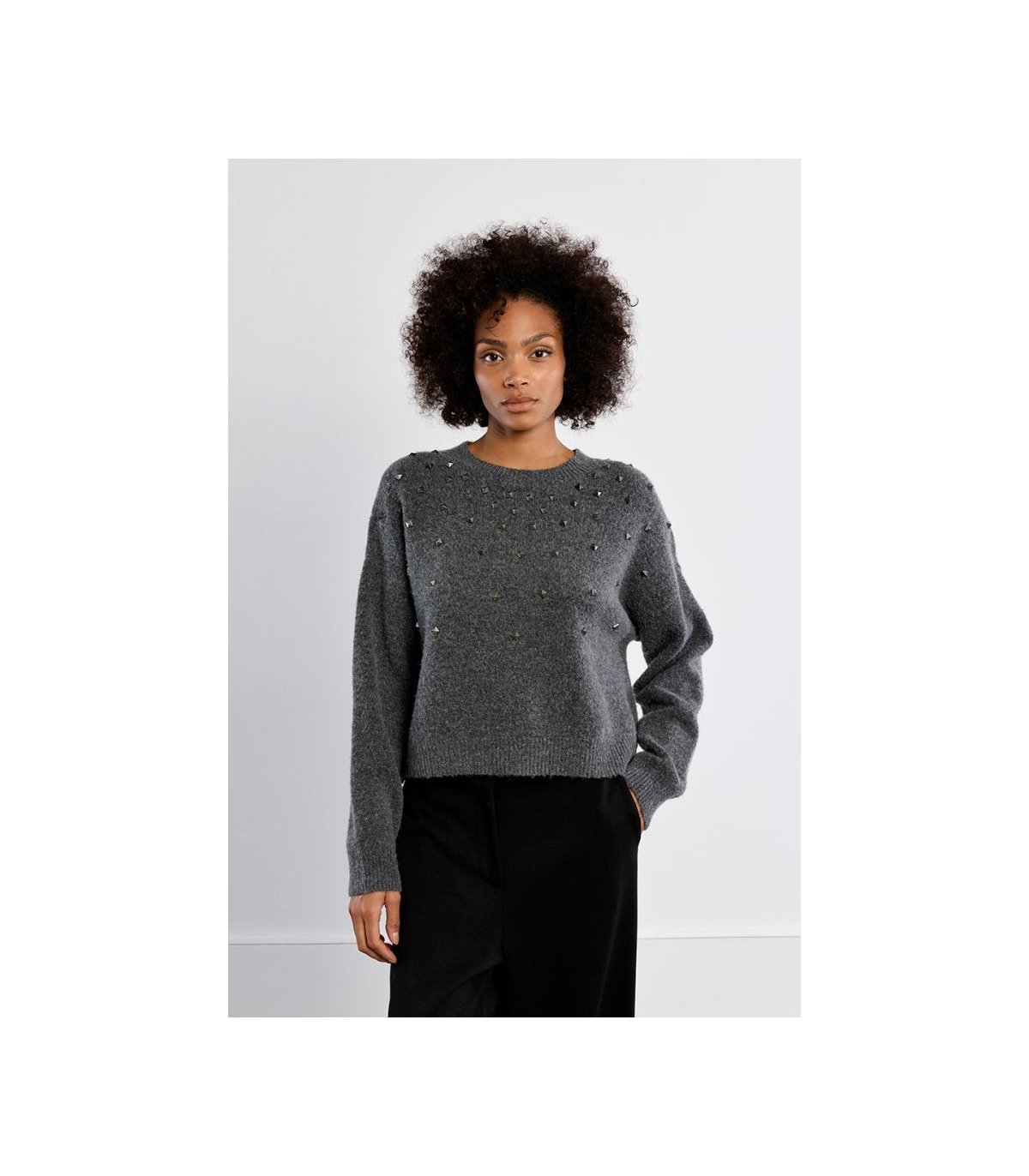 Lili Sidonio Jersey gris con tachuelas