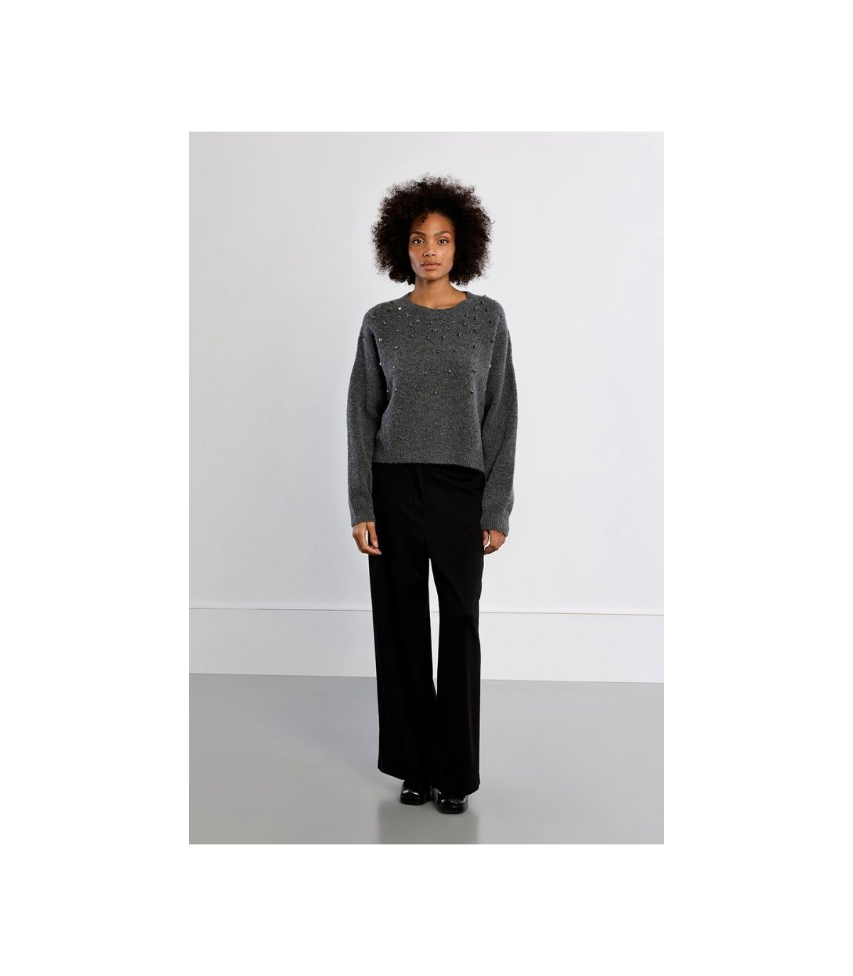 Lili Sidonio Jersey gris con tachuelas