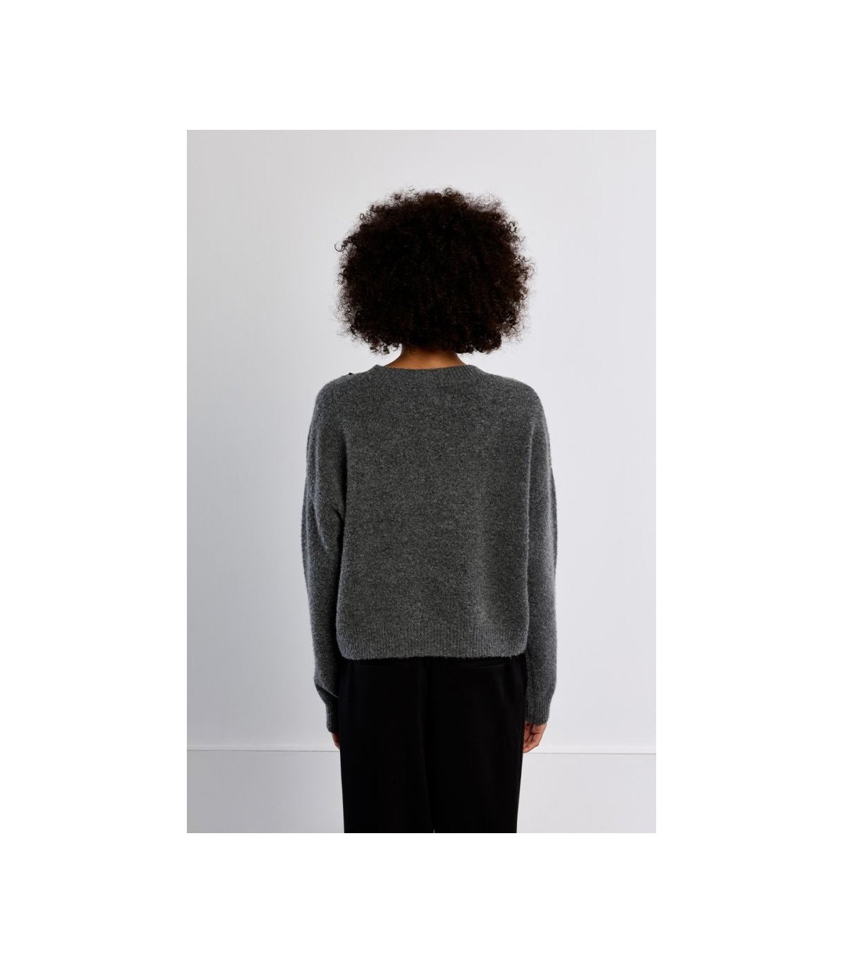 Lili Sidonio Jersey gris con tachuelas