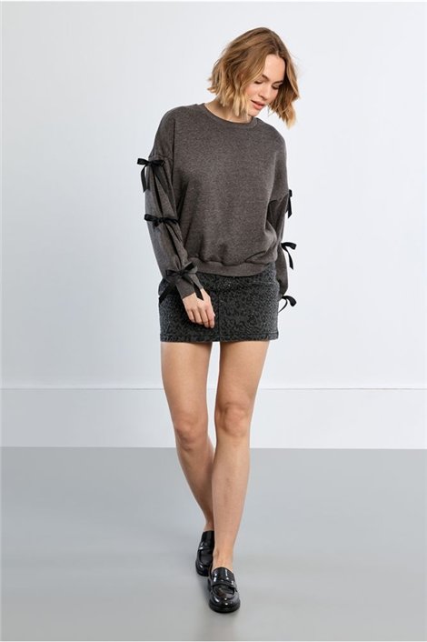 Lili Sidonio Jersey gris detalle lazos