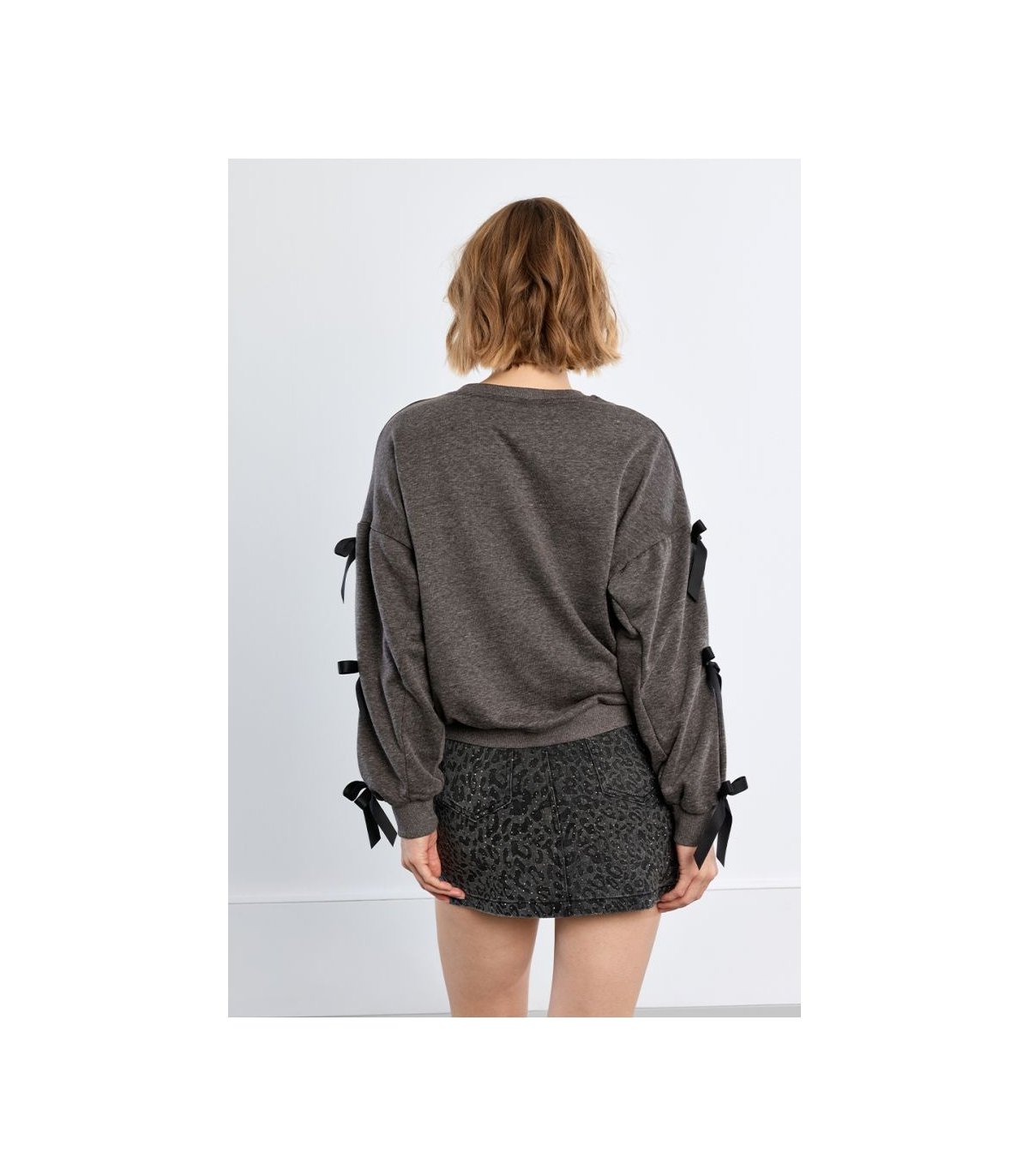 Lili Sidonio Jersey gris detalle lazos