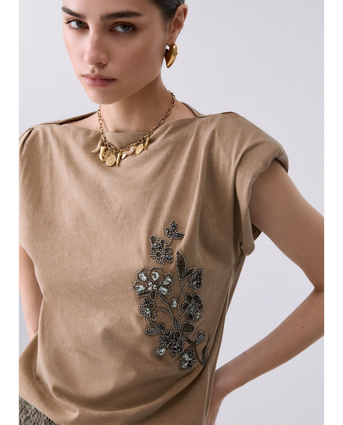Liu Jo Top asimétria y bordado joyas