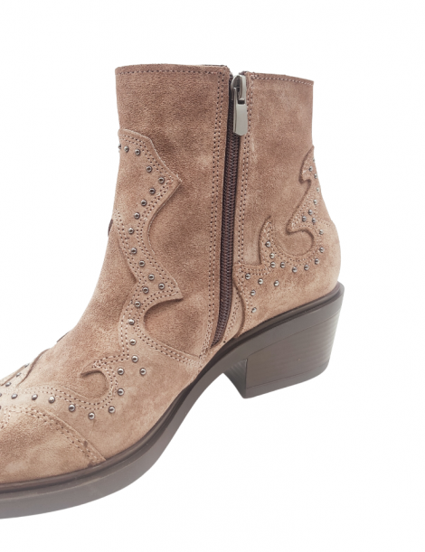 Vosso Moda Botín cowboy serraje con tachuelas