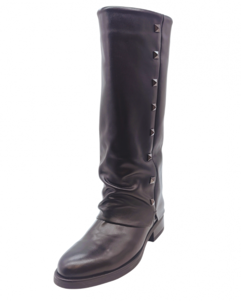 Vosso Moda Bota alta de piel con detalle tachas