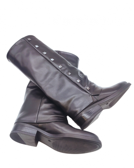 Vosso Moda Bota alta de piel con detalle tachas