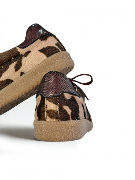 Vosso Moda Sneakers verde de pelo estampado