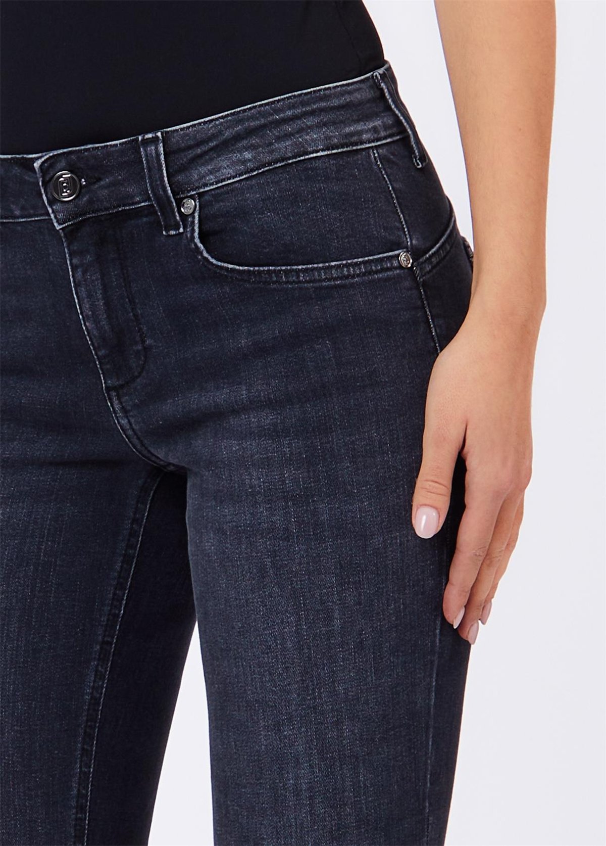 Liu Jo Jeans negro acampanado logo joya