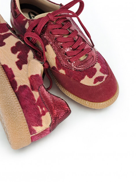 Vosso Moda Sneakers burdeos de pelo estampado