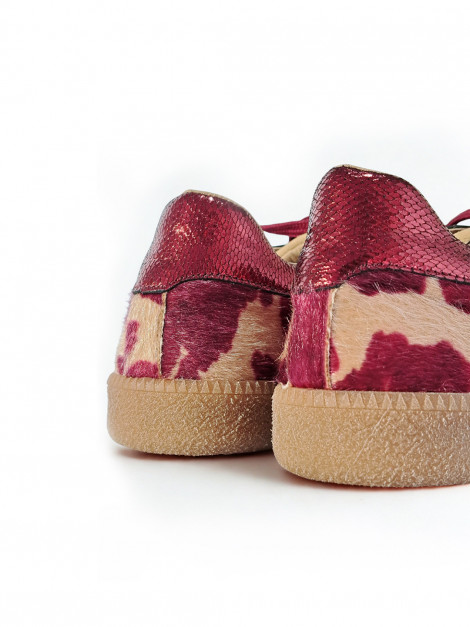 Vosso Moda Sneakers burdeos de pelo estampado