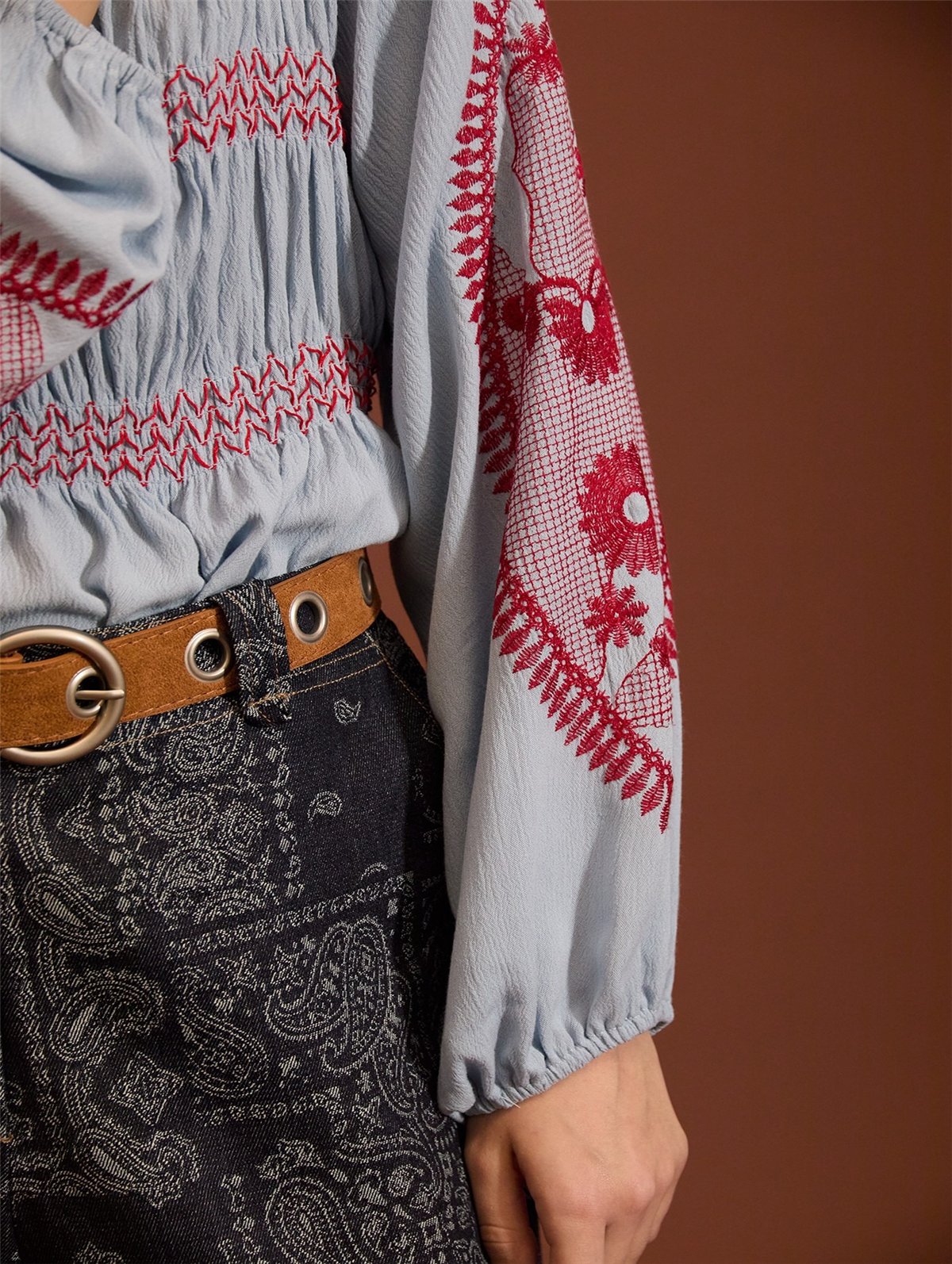 Meisie Camisa con bordado y detalle fruncido