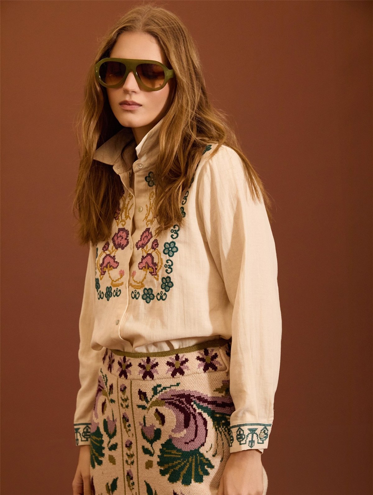 Meisie Camisa con bordado floral
