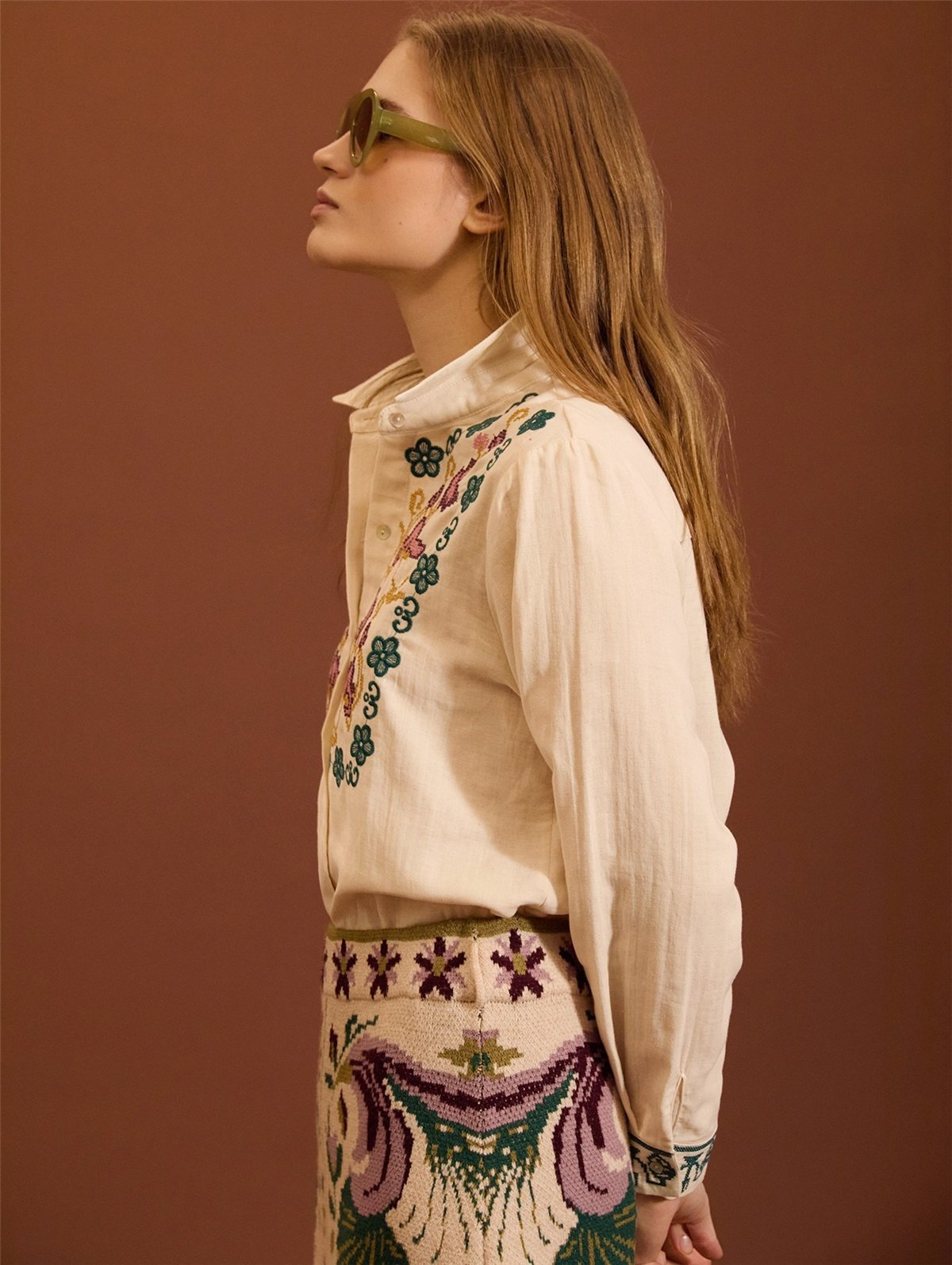 Meisie Camisa con bordado floral