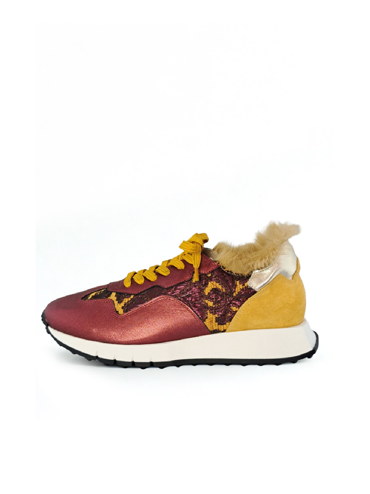 Vosso Moda Sneaker piel burdeos con pelo decorativo