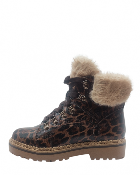 Tamaris Botín con cordones animal print