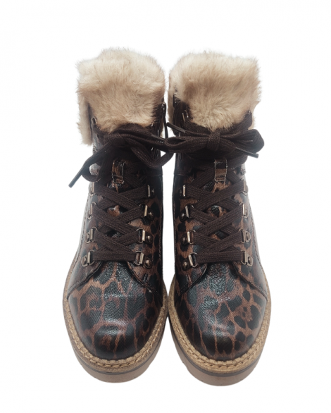Tamaris Botín con cordones animal print
